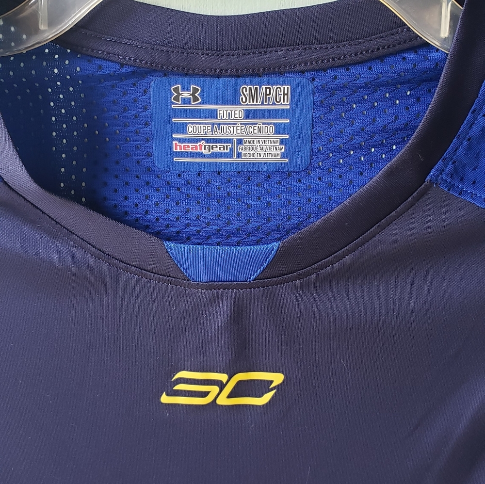 Small men's under armour tank top